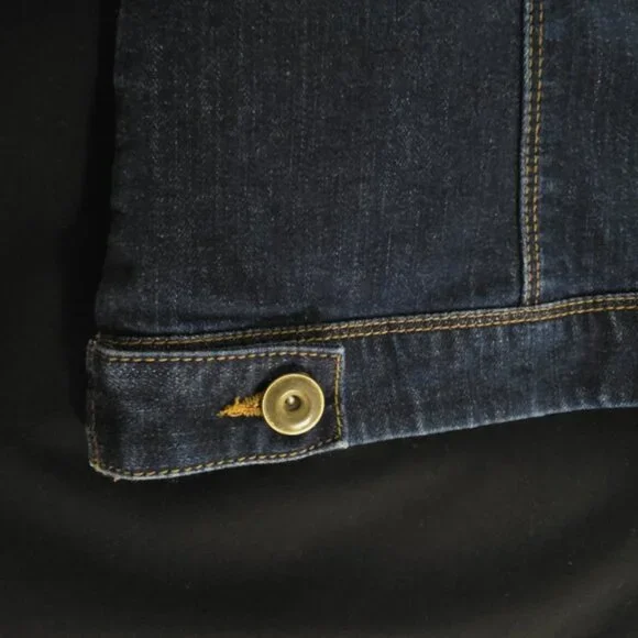 CAbi Jeans Blue Denim Jacket Womens S Style 721 Rodeo Trucker Classic Western - Picture 8 of 12